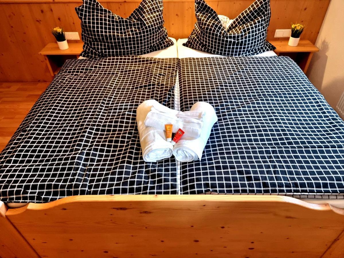 צל אם צילר Chalet Waldheim מראה חיצוני תמונה
